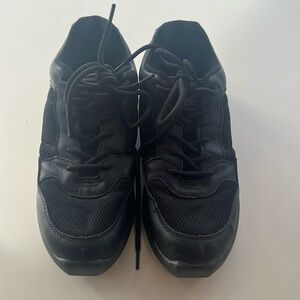 Leo’s Dancewear Dance Shoes